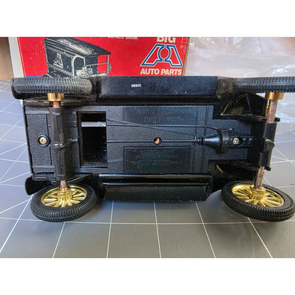 Ertl 1917 Ford Model T Delivery Van Bank Big A Auto Parts Limited Edition 1/25